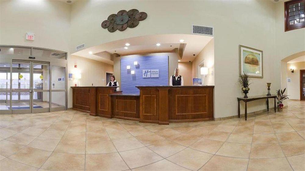 Holiday Inn Express & Suites Searcy By Ihg Buitenkant foto