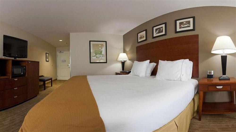 Holiday Inn Express & Suites Searcy By Ihg Buitenkant foto